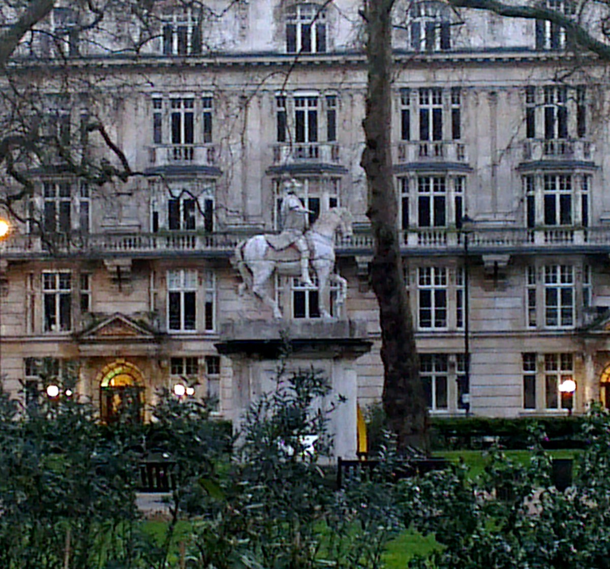 Destroying monuments part one: the dissolving&nbsp;city