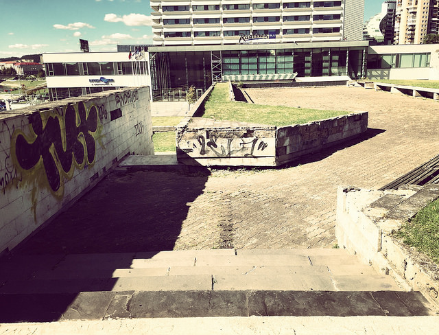 29995683315_46f0b6c4d1_z